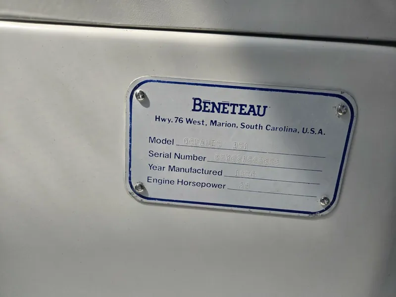 Slide: The Image of Beneteau Oceanis 351 1996 - 22
