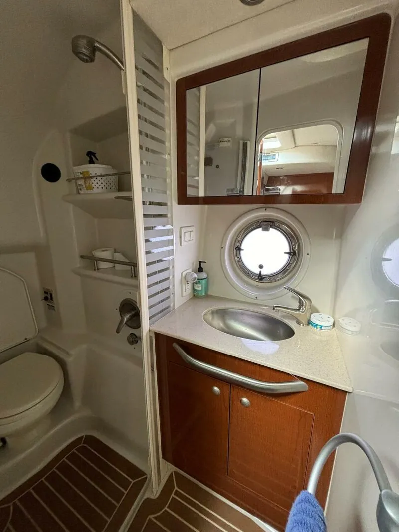 Slide: The Image of Sea Ray SUNDANCER 350 2009 - 40