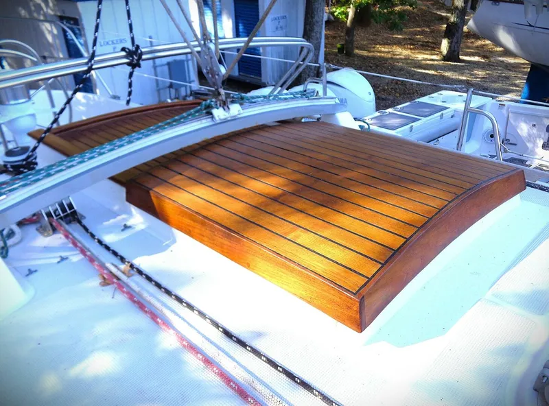 Slide: The Image of Pacific Seacraft 37 1983 - 8