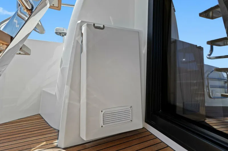 Slide: The Image of Prestige 460 Flybridge 2022 - 11