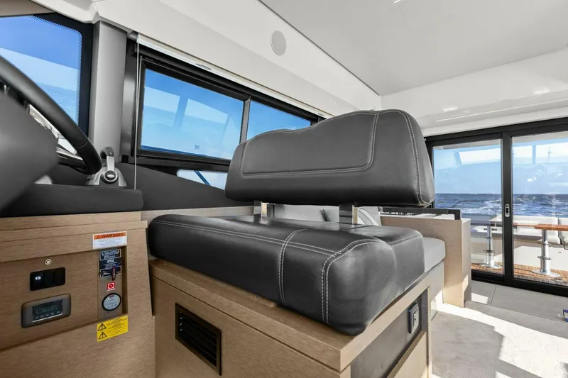 Slide: The Image of Prestige 460 Flybridge 2022 - 21
