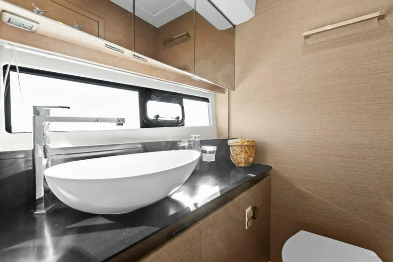Slide: The Image of Prestige 460 Flybridge 2022 - 29