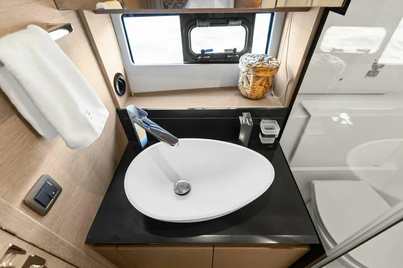 Slide: The Image of Prestige 460 Flybridge 2022 - 30