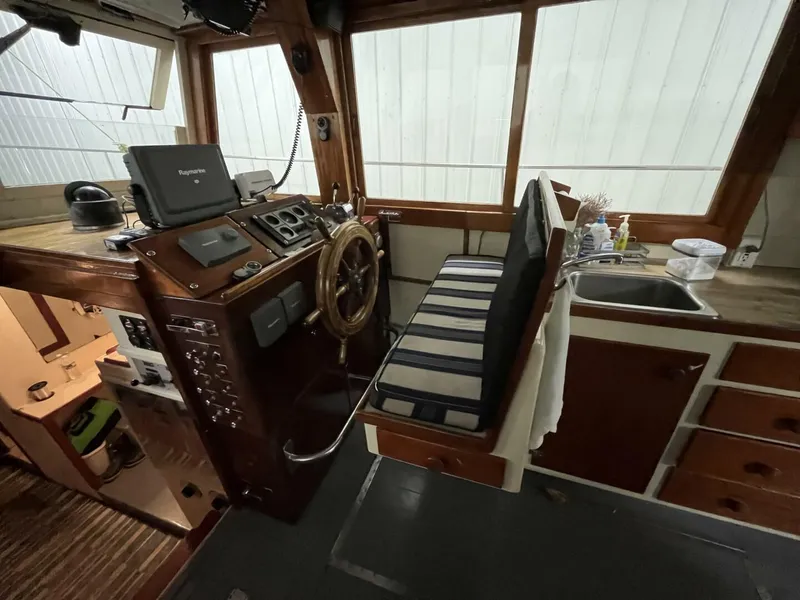 Slide: The Image of Bass Harbor Flybridge Cruiser 1976 - 24