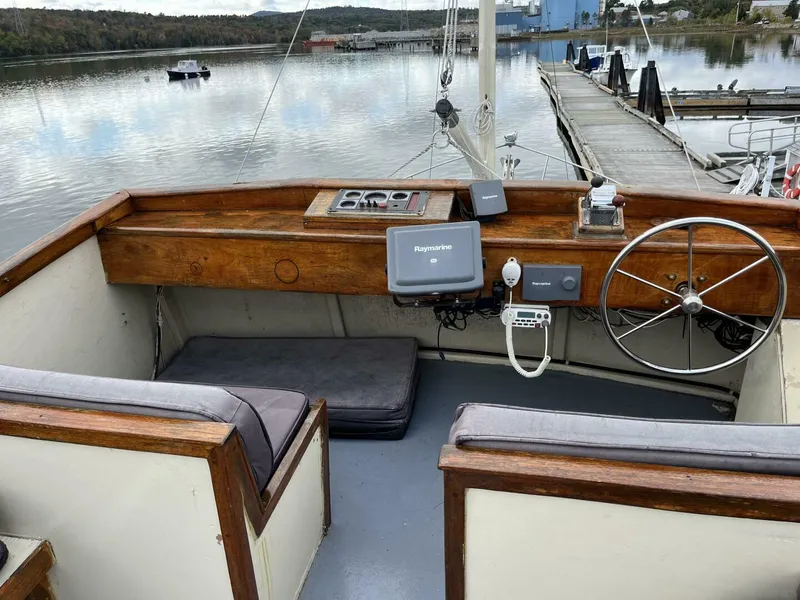 Slide: The Image of Bass Harbor Flybridge Cruiser 1976 - 3