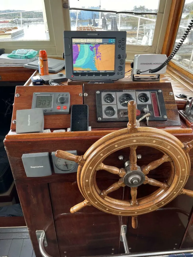 Slide: The Image of Bass Harbor Flybridge Cruiser 1976 - 5