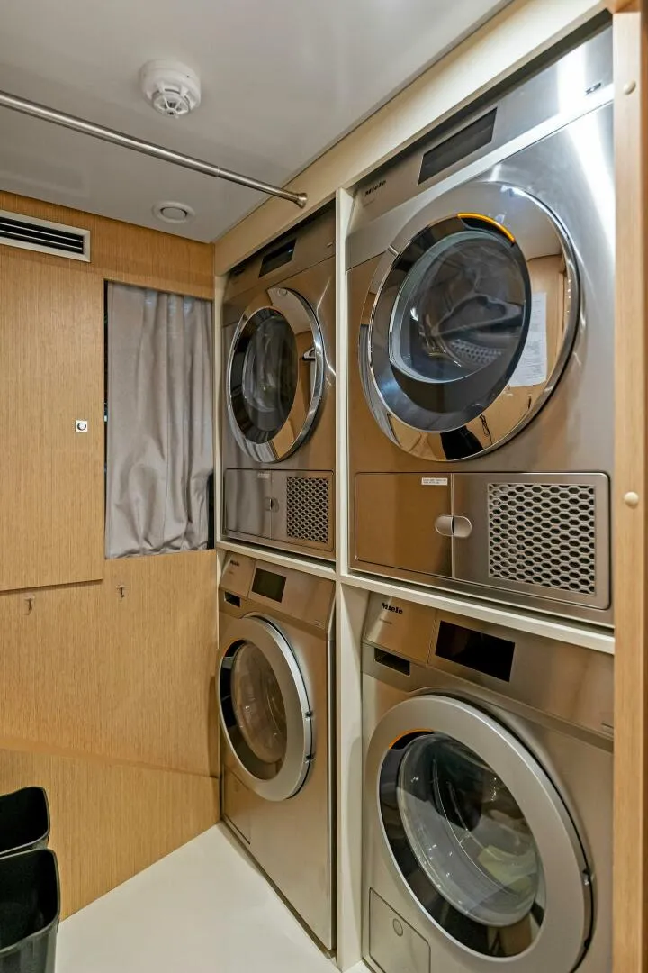 Slide: The Image of Custom Navetta 33 2024 - 103