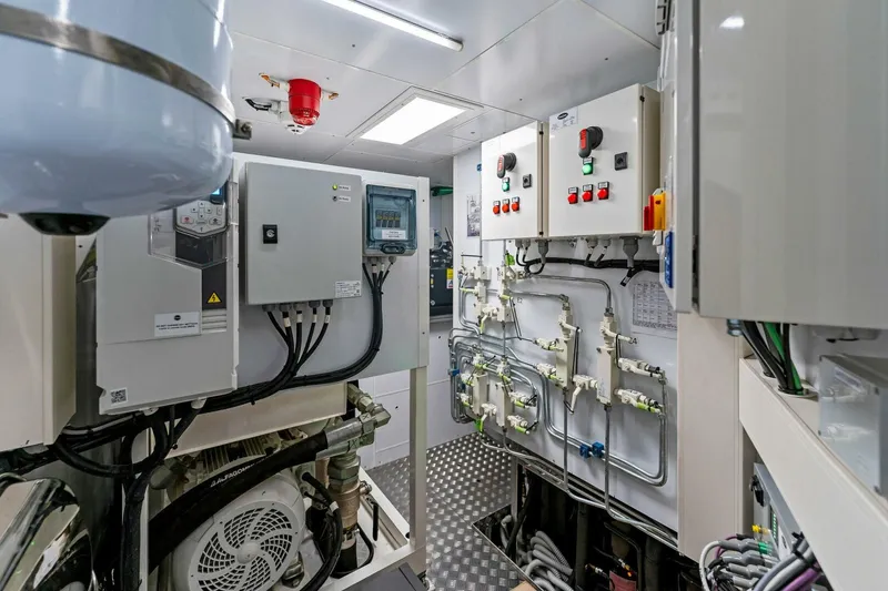 Slide: The Image of Custom Navetta 33 2024 - 107