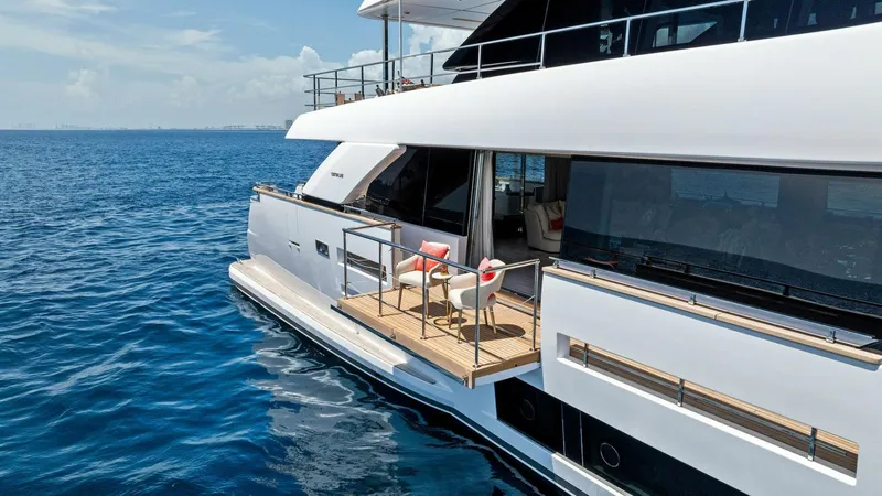 Slide: The Image of Custom Navetta 33 2024 - 11