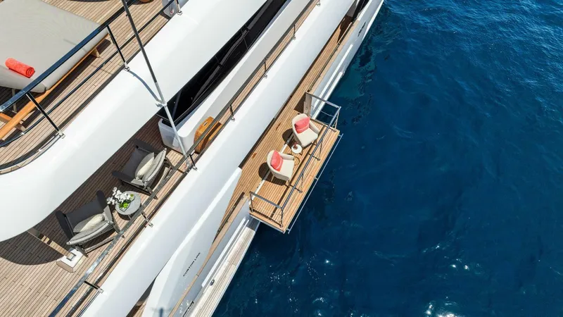 Slide: The Image of Custom Navetta 33 2024 - 12