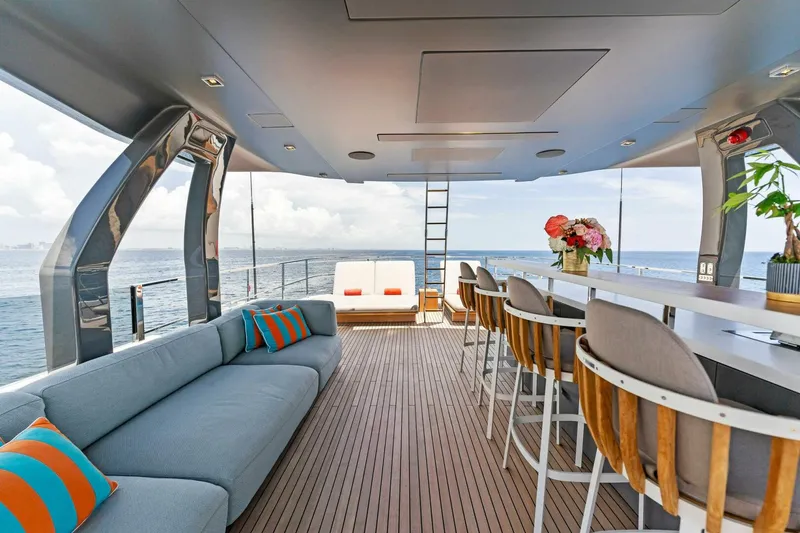 Slide: The Image of Custom Navetta 33 2024 - 24