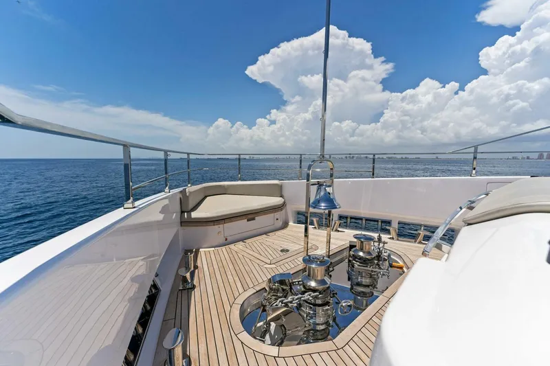 Slide: The Image of Custom Navetta 33 2024 - 27