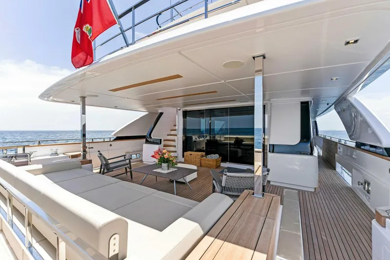 Slide: The Image of Custom Navetta 33 2024 - 28