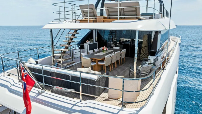 Slide: The Image of Custom Navetta 33 2024 - 4