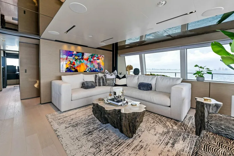 Slide: The Image of Custom Navetta 33 2024 - 44