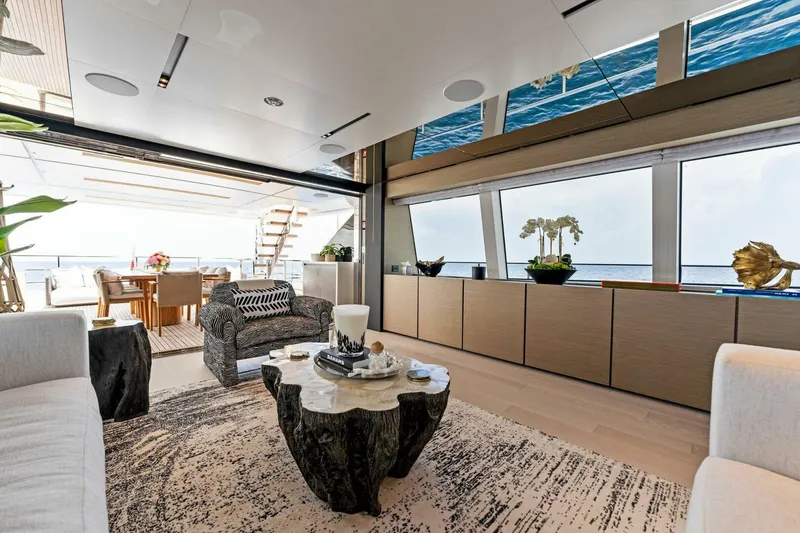 Slide: The Image of Custom Navetta 33 2024 - 46