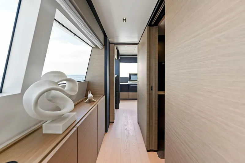Slide: The Image of Custom Navetta 33 2024 - 48
