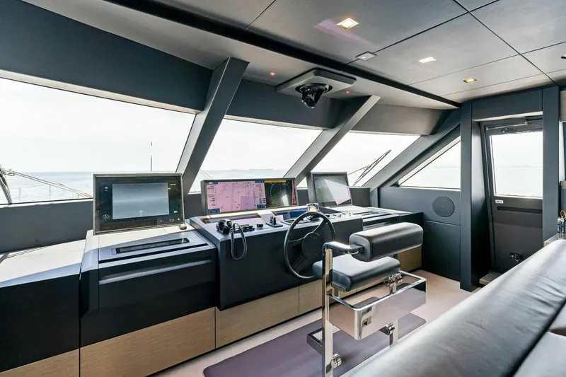 Slide: The Image of Custom Navetta 33 2024 - 49