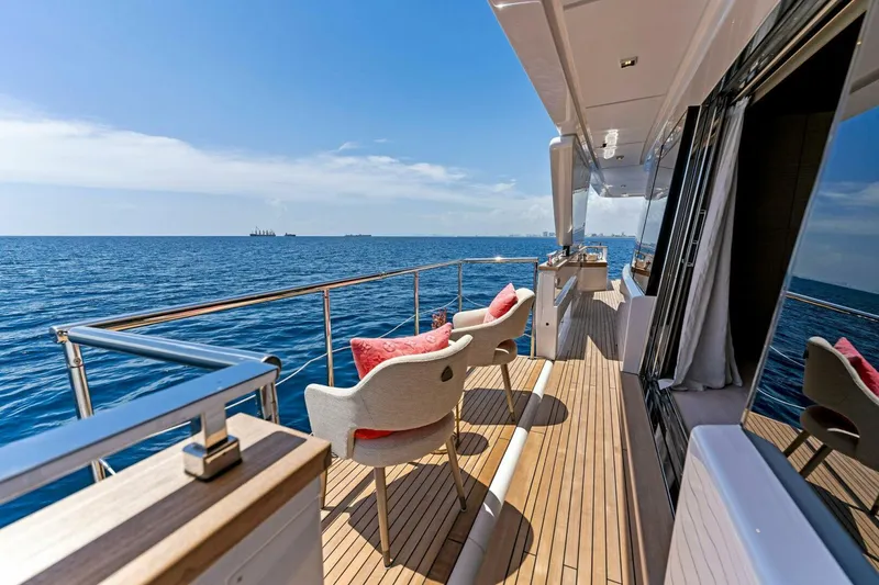 Slide: The Image of Custom Navetta 33 2024 - 62