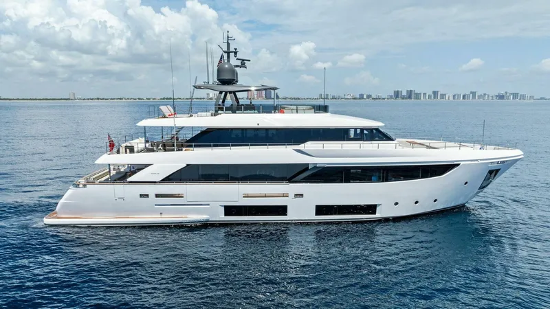 Slide: The Image of Custom Navetta 33 2024 - 7