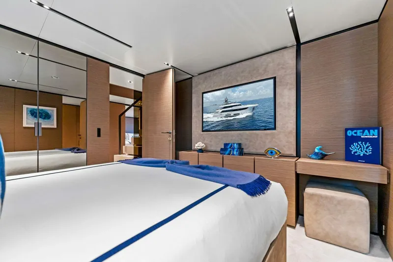 Slide: The Image of Custom Navetta 33 2024 - 85