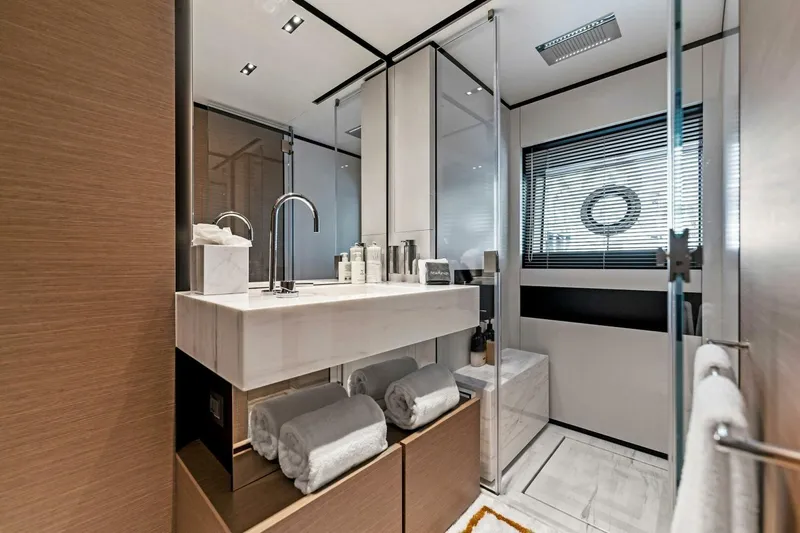 Slide: The Image of Custom Navetta 33 2024 - 86