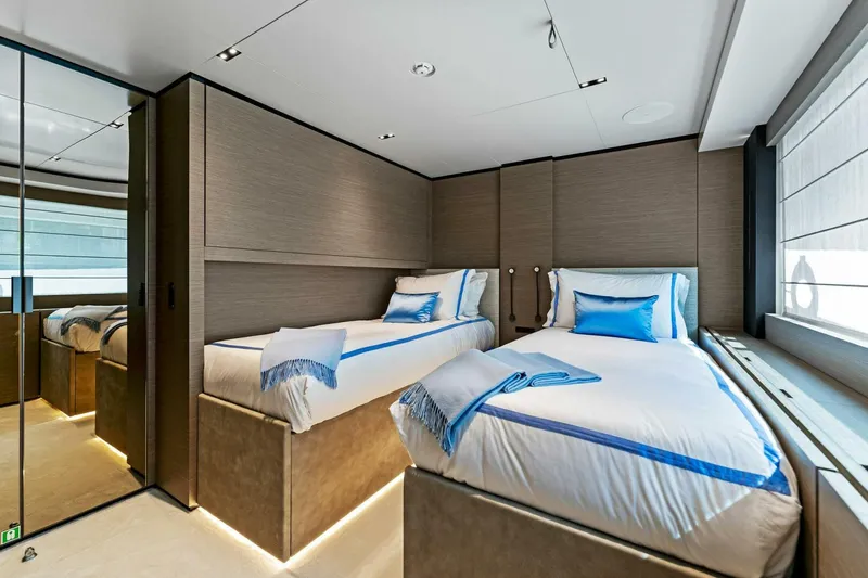 Slide: The Image of Custom Navetta 33 2024 - 88
