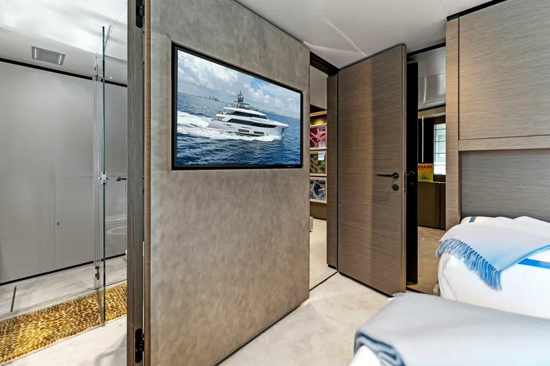 Slide: The Image of Custom Navetta 33 2024 - 90
