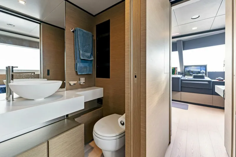 Slide: The Image of Custom Navetta 33 2024 - 94