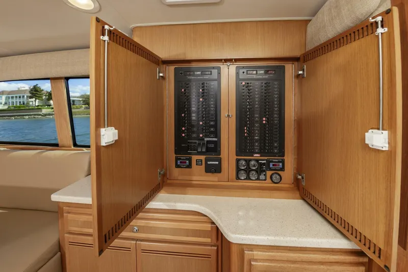 Slide: The Image of Cabo 43 Convertible 2008 - 30