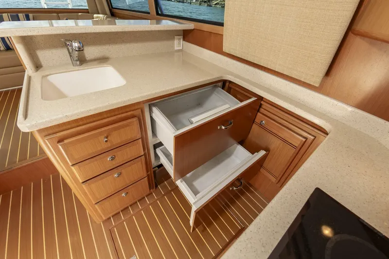 Slide: The Image of Cabo 43 Convertible 2008 - 32