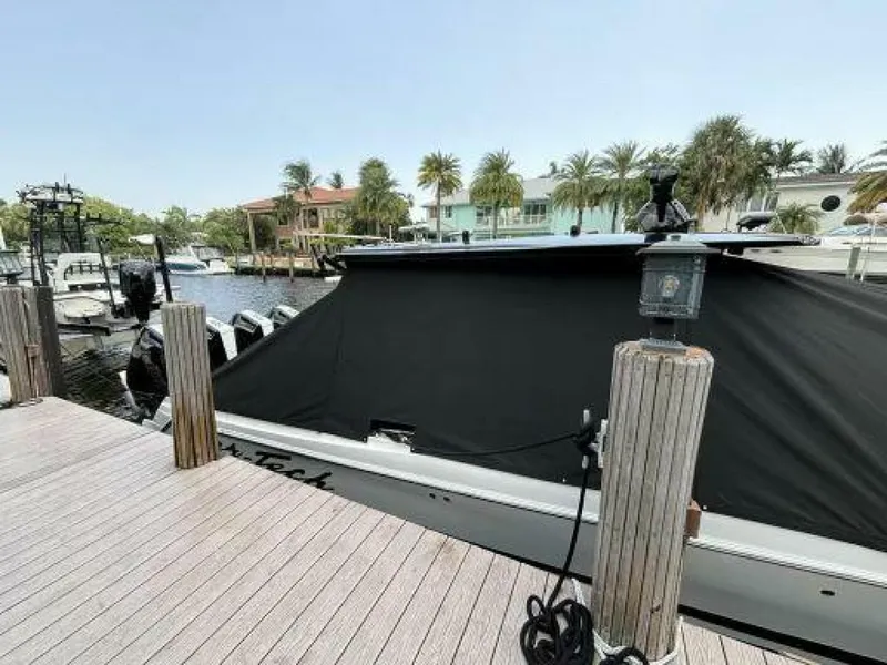 Slide: The Image of Nor-Tech 392 Super Fish 2024 - 10