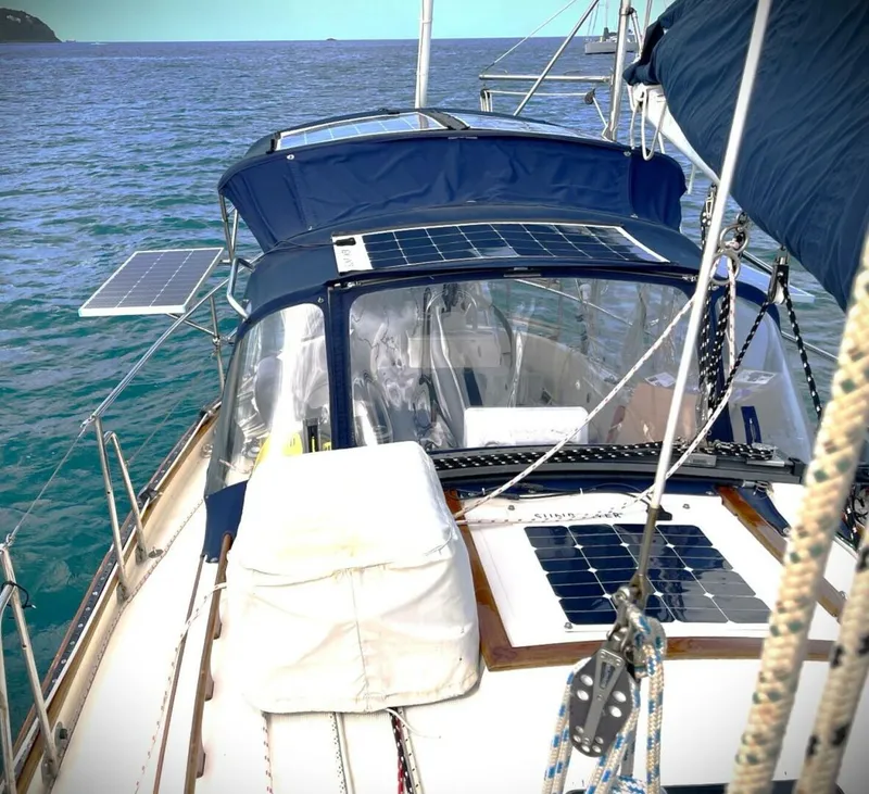Slide: The Image of Pacific Seacraft 37 1995 - 14