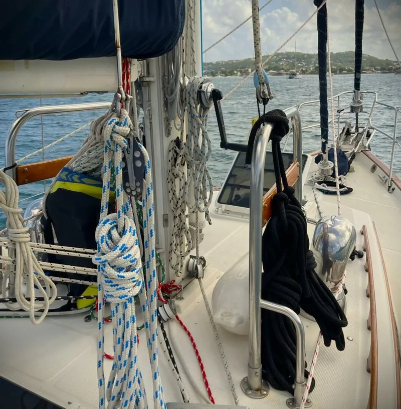 Slide: The Image of Pacific Seacraft 37 1995 - 15