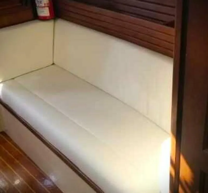 Slide: The Image of Pacific Seacraft 37 1995 - 2