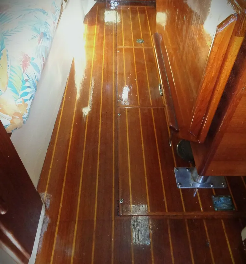 Slide: The Image of Pacific Seacraft 37 1995 - 6