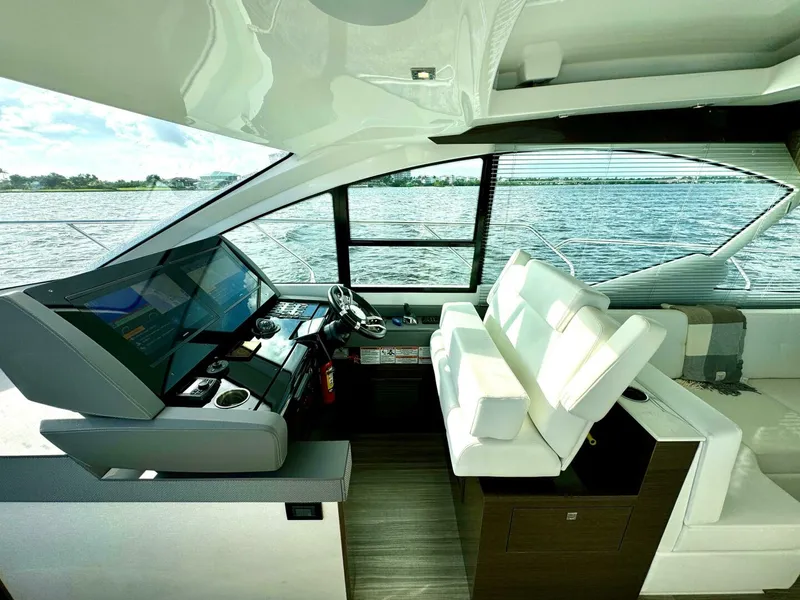 Slide: The Image of Cruisers 50 Cantius 2020 - 13