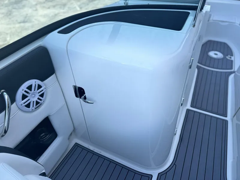 Slide: The Image of Sea Ray 260 Sundeck 2014 - 10