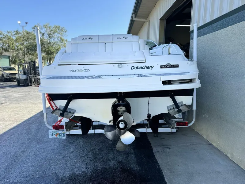 Slide: The Image of Sea Ray 260 Sundeck 2014 - 13