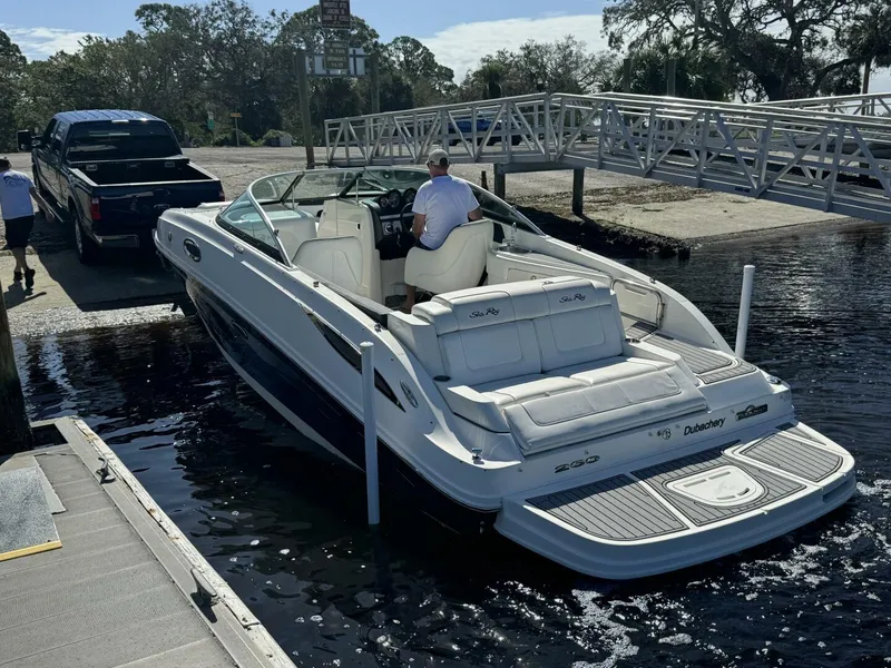 Slide: The Image of Sea Ray 260 Sundeck 2014 - 14