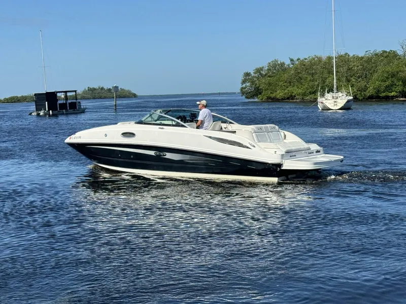 Slide: The Image of Sea Ray 260 Sundeck 2014 - 15