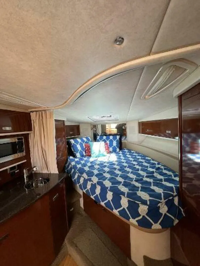 Slide: The Image of Sea Ray Sundancer 2012 - 17