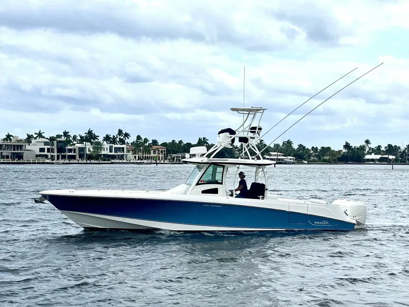 The Image of Boston Whaler 370 Outrage 2013 - 0
