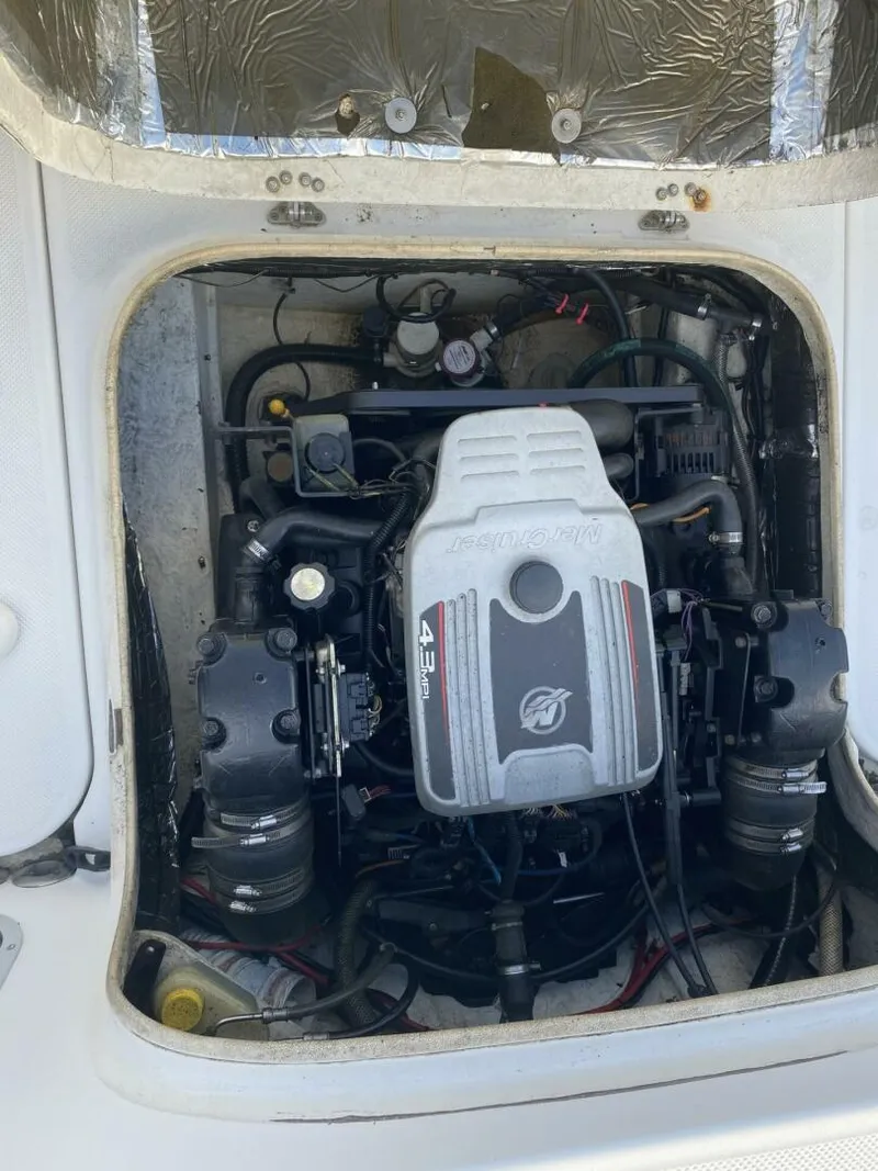 Slide: The Image of Bayliner 2052 Trophy 1999 - 25
