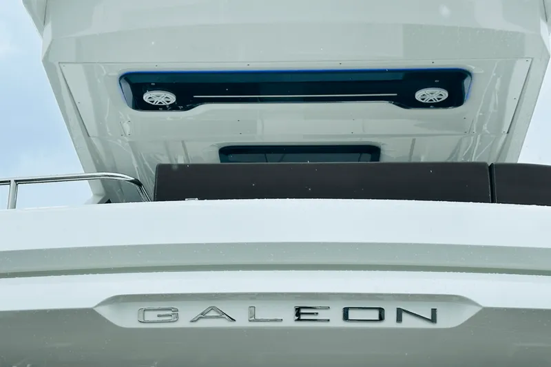 Slide: The Image of Galeon 500 FLY 2024 - 12