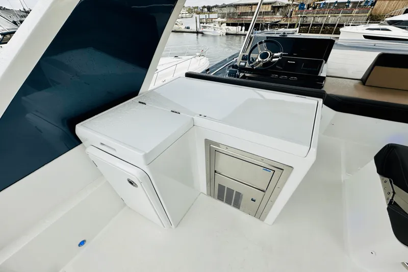 Slide: The Image of Galeon 500 FLY 2024 - 20