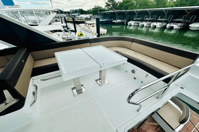 Slide: The Image of Galeon 500 FLY 2024 - 21