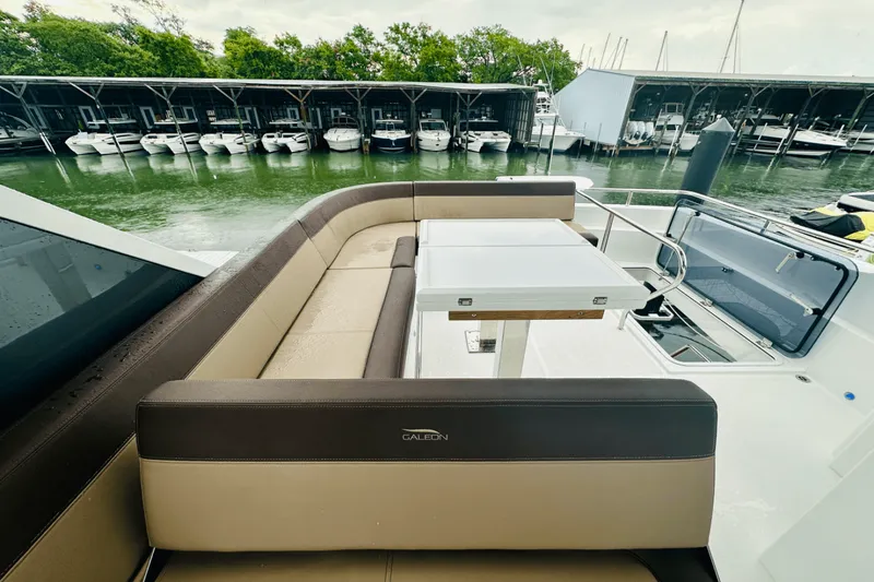 Slide: The Image of Galeon 500 FLY 2024 - 22