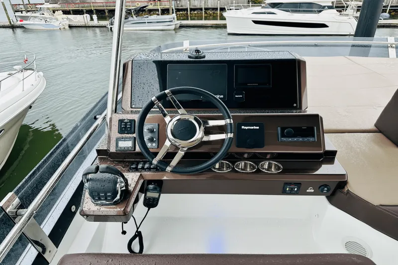 Slide: The Image of Galeon 500 FLY 2024 - 25