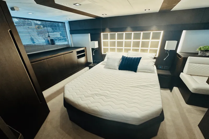 Slide: The Image of Galeon 500 FLY 2024 - 37